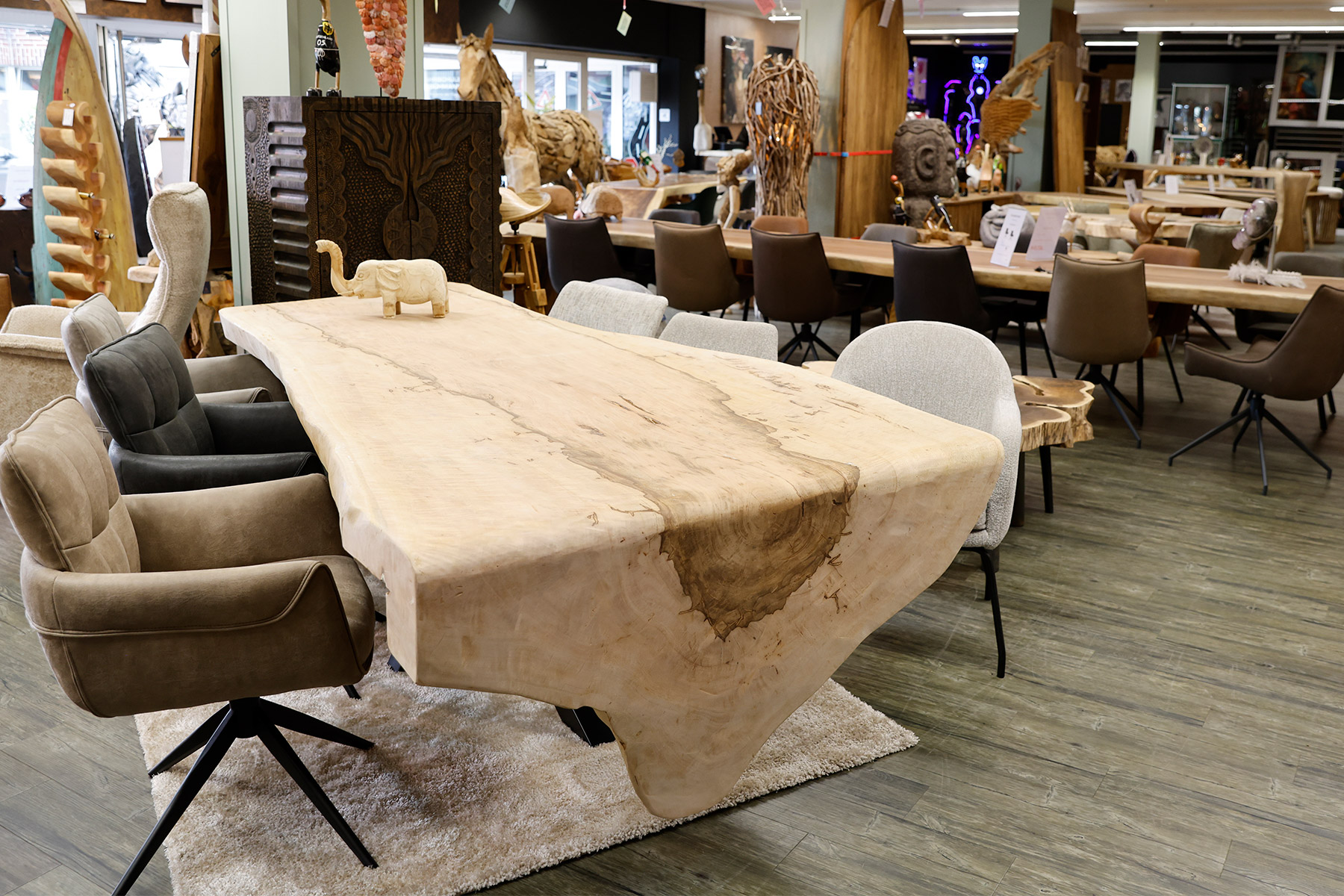 WOODSTONE Ladenlokal von innen